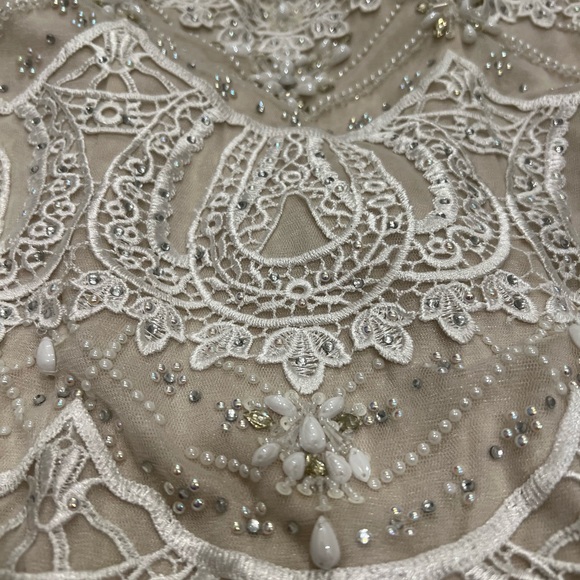 White lace and beaded lace midi dress with high neck and low back - Picture 4 of 15